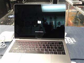 APPLE MACBOOK PRO A1706